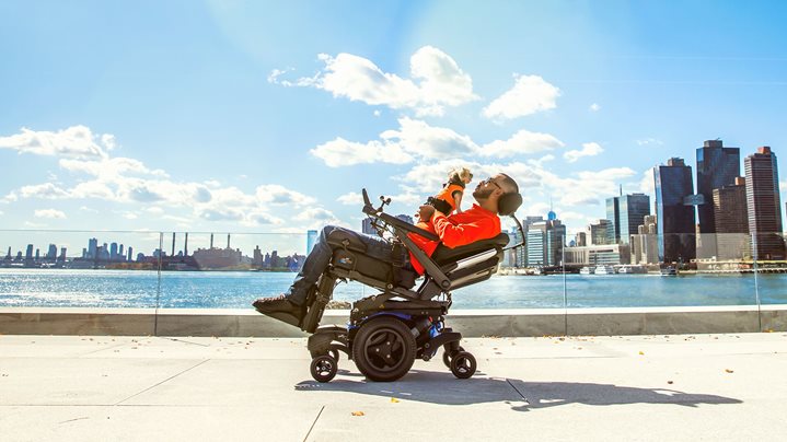 Meer dan de standaard joystick: alternatieve bedieningsopties voor elektrische rolstoelen